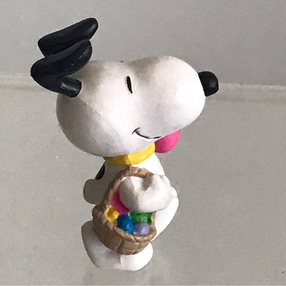 PEANUTS SNOOPY with An Easter Basket & Holding A Pink Egg - Collectible - VTG - Picture 2 of 12